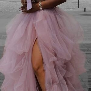 Elegant Pink Tulle Skirt with White Lace Top